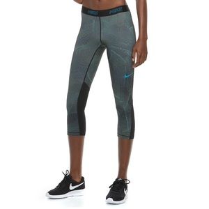 Nike Training Mesh Panel Capri Leggings
